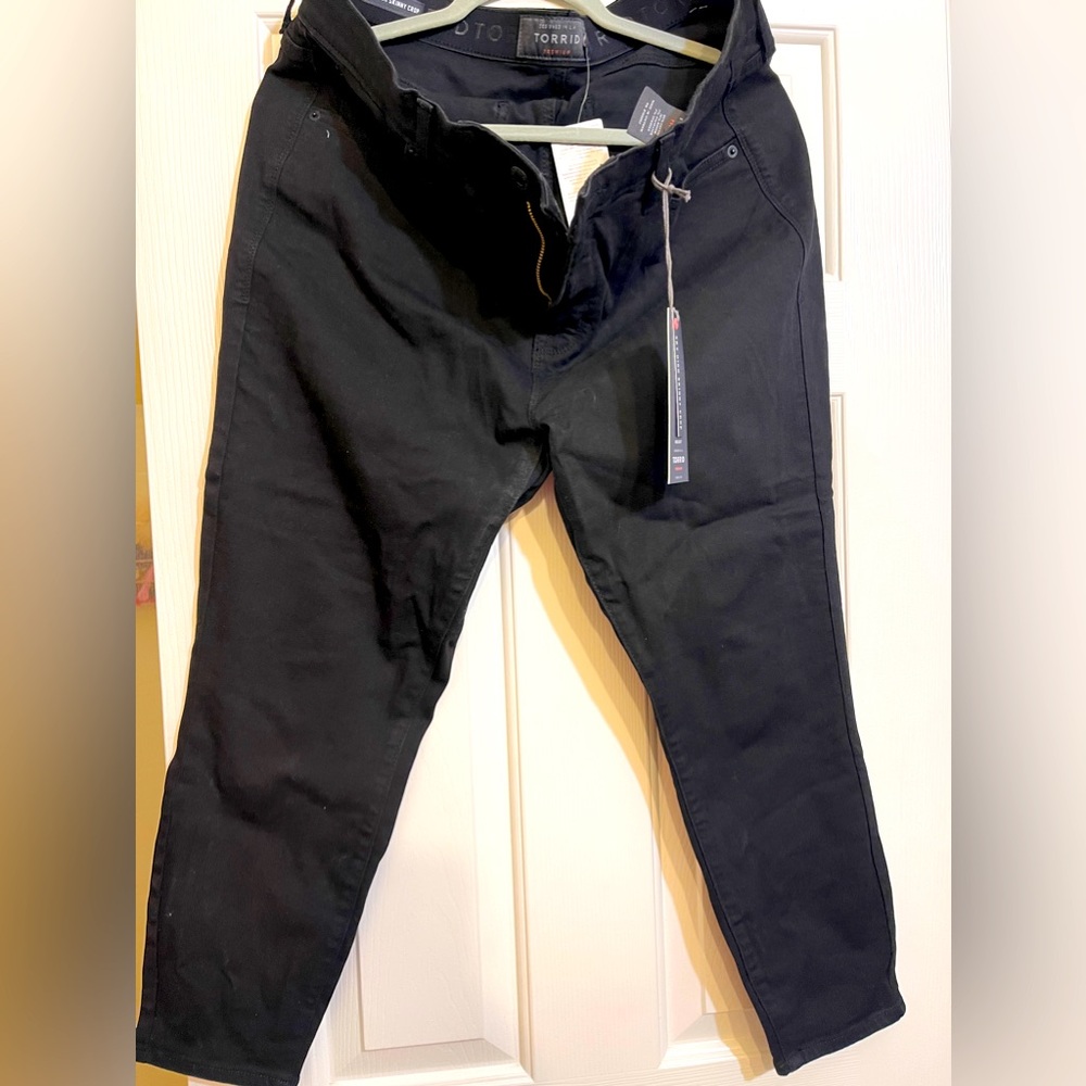 Torrid size 16 Sky High Skinny Crop black jeans